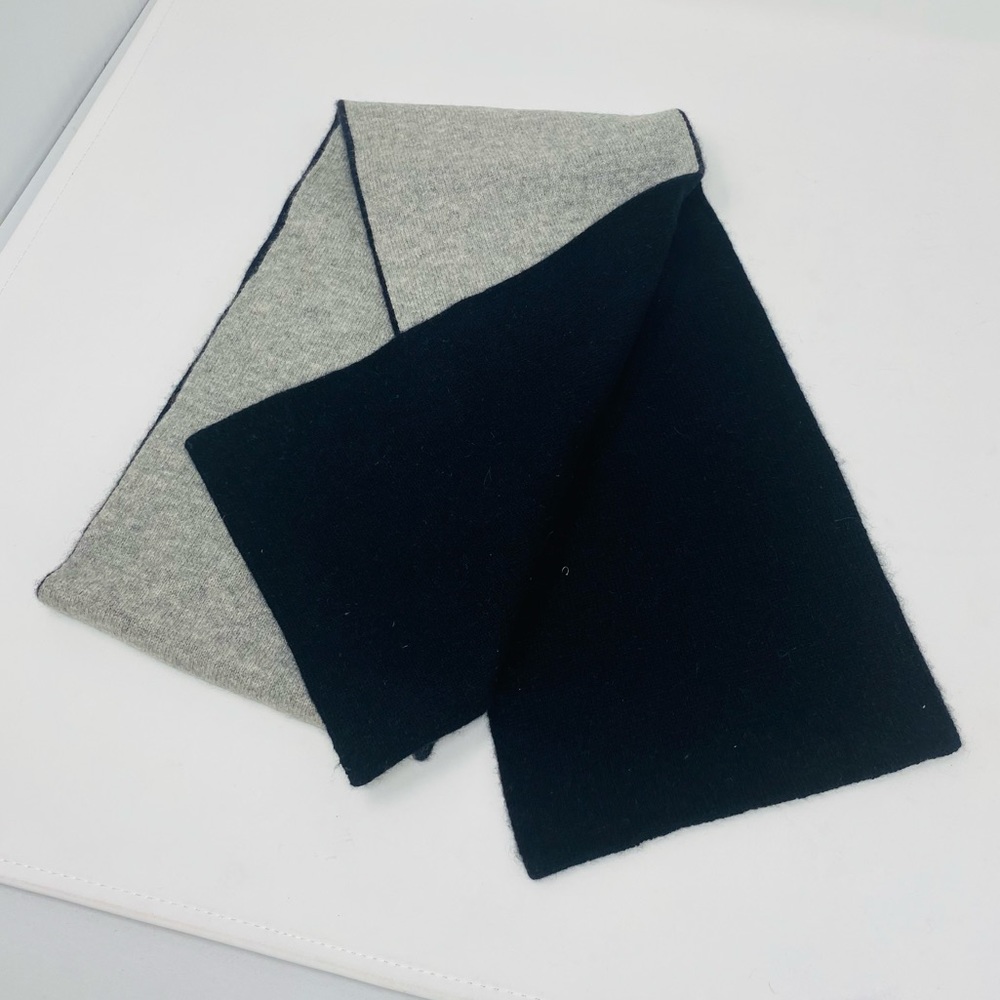 100% Cashmere Gray/ Black Scarf - Picture 3 of 3